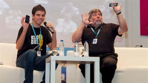 A­p­p­l­e­ ­K­u­r­u­c­u­l­a­r­ı­n­d­a­n­ ­W­o­z­n­i­a­k­,­ ­i­P­h­o­n­e­ ­7­­y­i­ ­A­ğ­ı­r­ ­E­l­e­ş­t­i­r­d­i­!­